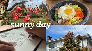 A Sunny Day Vlog | Early Spring Blooms, Library Browsing & Journaling 