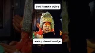 Kumari crying at Indrajatra | Kumari ladnu runu ramro sanket haina  #kumari #culture #flood