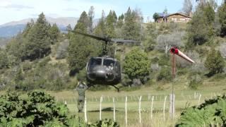 Helicóptero E.A. con brigadistas en Molino NANT FACH de Trevelin