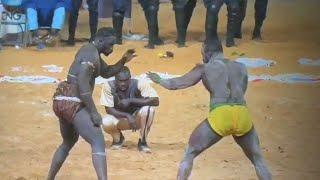 Lutte Victoire de Modou Lo sur Boy Niang 2