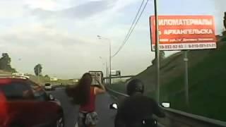 Секс на мотоцикле во время движения