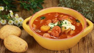 Omas Kartoffelgulasch mit Würstchen - Erdäpfelgulasch mit Frankfurtern - Potato stew with sausages